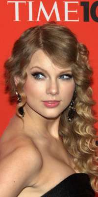 Taylor Swift, Singer, alive at age 25